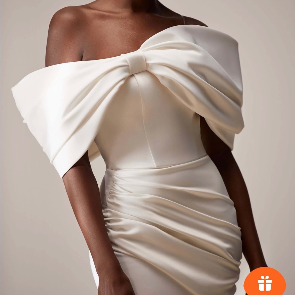 Milla Brielle Ivory Dress - Picture 3 of 4